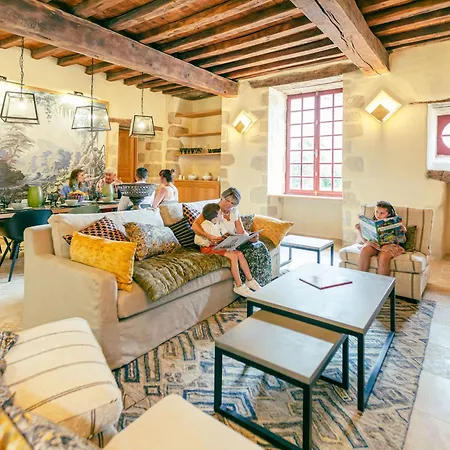 Casa de Férias Château Historique Avec Jardin, Et Salle De Sport, Idéal Pour Séminaires Ou Séjours Détente - Fr-1-426-516 La Rabateliere