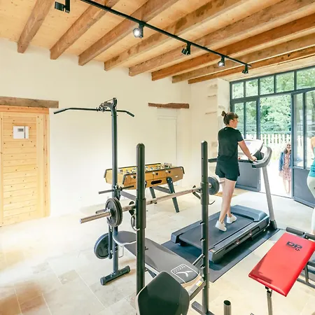 Château Historique Avec Jardin, Et Salle De Sport, Idéal Pour Séminaires Ou Séjours Détente - Fr-1-426-516 Hébergement de vacances