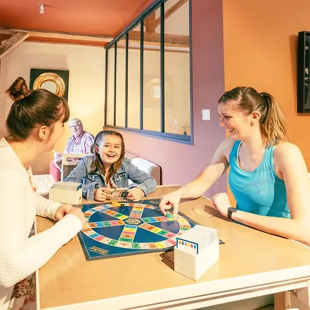 Casa de Férias Château Historique Avec Jardin, Et Salle De Sport, Idéal Pour Séminaires Ou Séjours Détente - Fr-1-426-516