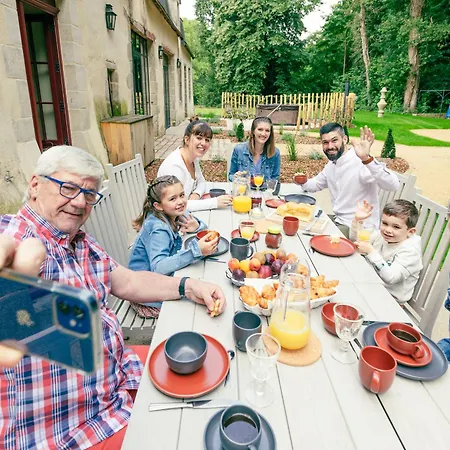 Hébergement de vacances Château Historique Avec Jardin, Et Salle De Sport, Idéal Pour Séminaires Ou Séjours Détente - Fr-1-426-516